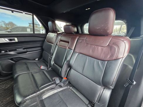 Used 2020 Ford Explorer Platinum w/ Premium Technology Package image 7