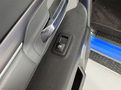 Used 2022 RAM 1500 Classic SLT image 14