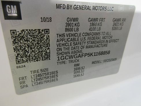 Used 2019 Chevrolet Express 2500 w/ Driver Convenience Package RWD image 40