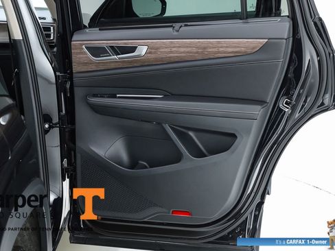 Used 2025 Volkswagen Atlas SEL Premium R-Line AWD/4WD image 31