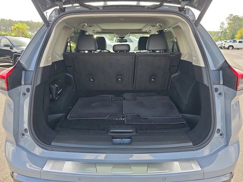Used 2025 Nissan Rogue SL w/ Tech Package FWD image 13