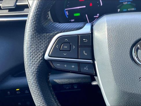 Used 2024 Toyota Sienna XLE Woodland Edition AWD/4WD image 24