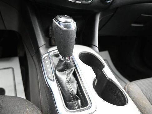 Used 2017 Chevrolet Cruze LS FWD image 20