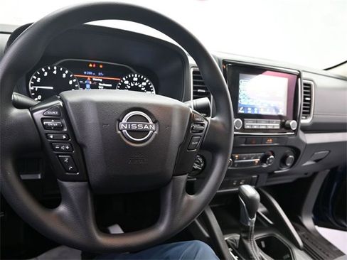 Used 2023 Nissan Frontier SV image 13