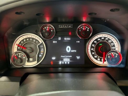 Used 2019 RAM 1500 Classic SLT w/ SLT Plus D←cor Group AWD/4WD image 25