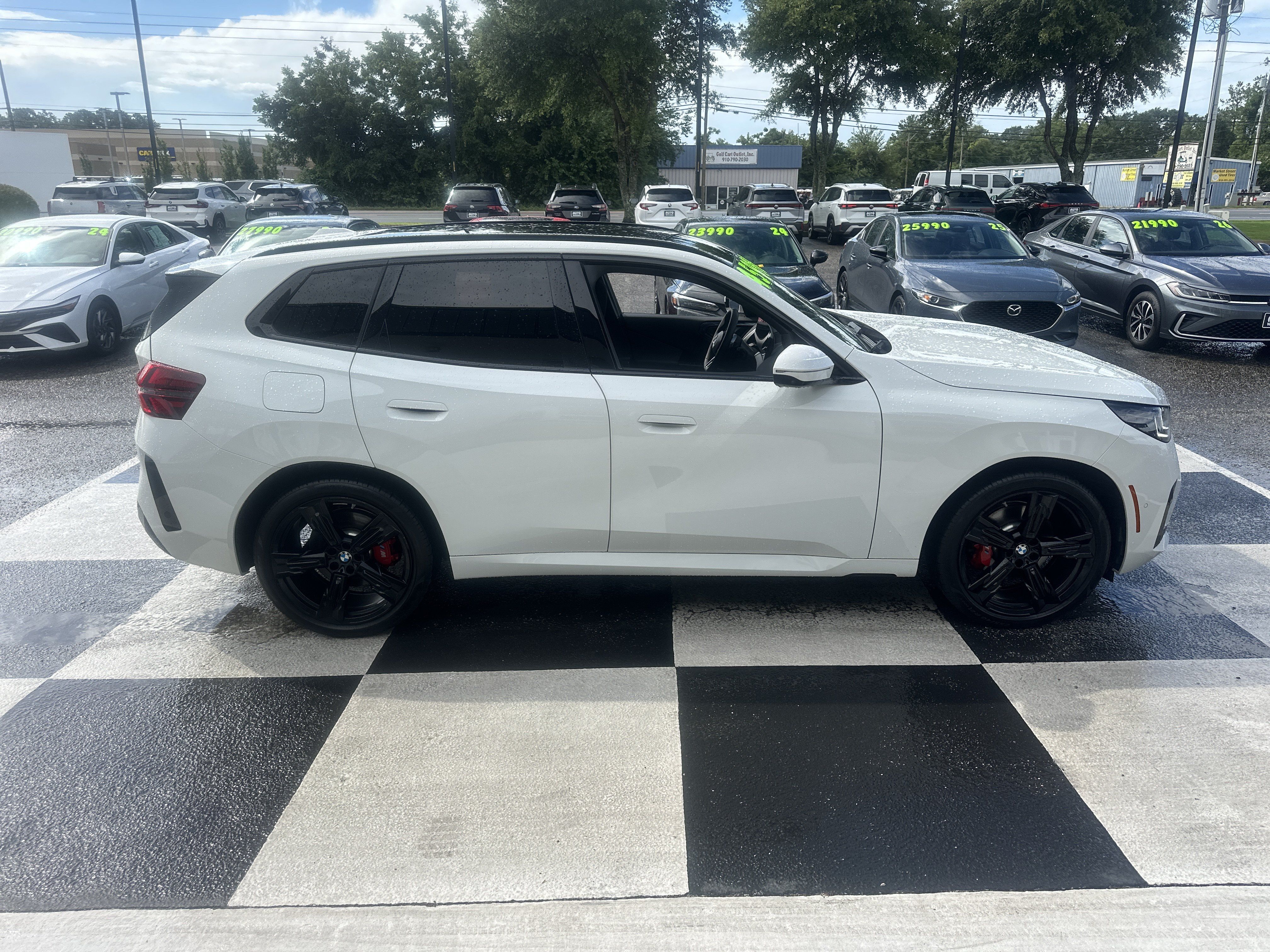 Used 2025 BMW X3 xDrive30i w/ Premium Package AWD/4WD image 3