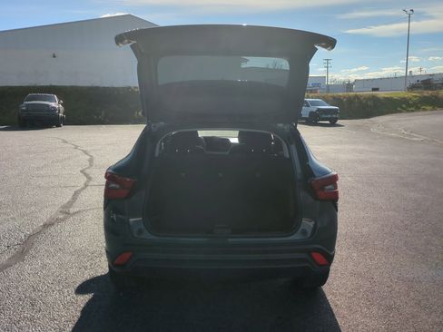 Certified 2025 Chevrolet Trax LS image 24