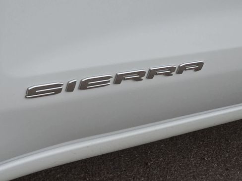 Used 2024 GMC Sierra 1500 SLT AWD/4WD image 39