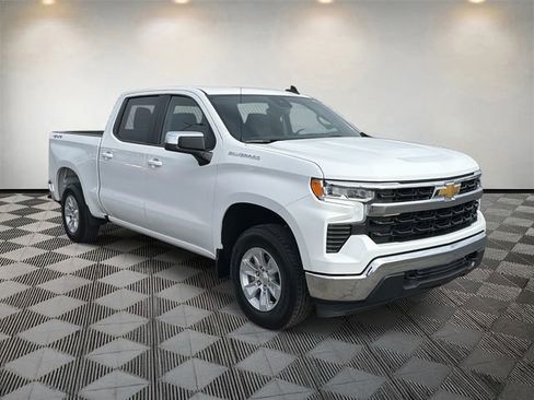 Used 2025 Chevrolet Silverado 1500 LT image 3