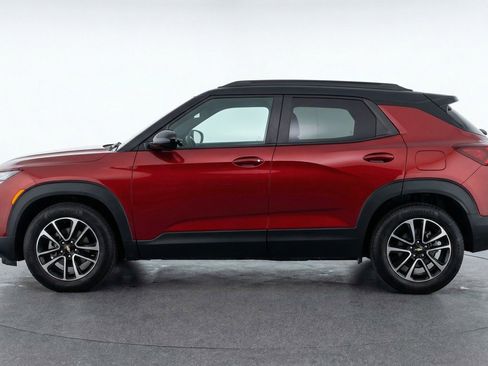 Used 2025 Chevrolet TrailBlazer LT image 5