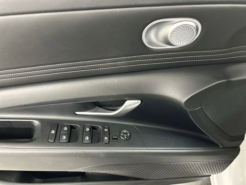 Used 2023 Hyundai Elantra SEL w/ Convenience Package image 11