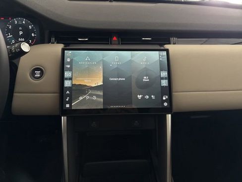 New 2025 Land Rover Discovery Sport S image 21