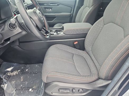 Used 2025 Honda Pilot Sport image 28