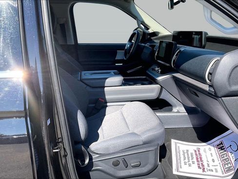 Certified 2025 Ford Expedition Max Active AWD/4WD image 7
