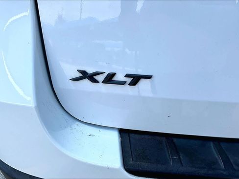 Used 2020 Ford Explorer XLT w/ Equipment Group 202A AWD/4WD image 10