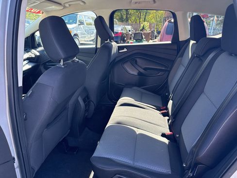 Used 2019 Ford Escape SE image 12