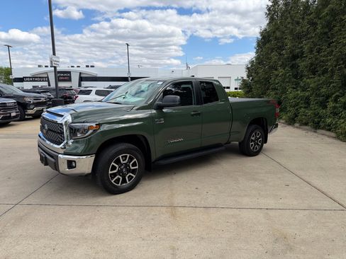 Used 2021 Toyota Tundra SR5 w/ TRD Off-Road Package AWD/4WD image 7