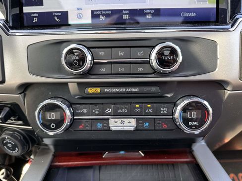 Used 2022 Ford F250 King Ranch w/ King Ranch Ultimate Package AWD/4WD image 25