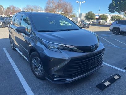 Used 2025 Toyota Sienna XLE