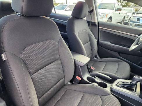 Used 2019 Hyundai Elantra SE w/ Cargo Package image 25