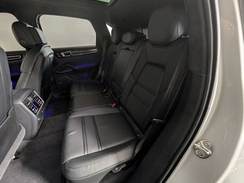 Certified 2023 Porsche Cayenne GTS AWD/4WD image 25