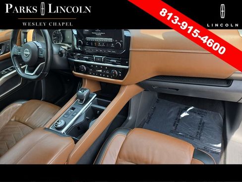 Used 2022 Nissan Pathfinder Platinum AWD/4WD image 10
