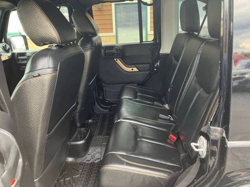 Used 2014 Jeep Wrangler Unlimited Sahara AWD/4WD image 19