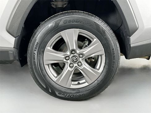 Certified 2025 Toyota RAV4 XLE AWD/4WD image 28