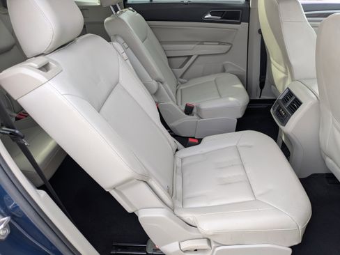 Used 2019 Volkswagen Atlas SE w/ Towing Package image 13