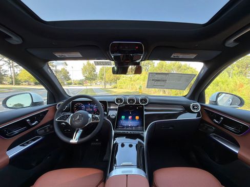 New 2026 Mercedes-Benz GLC 300 image 2