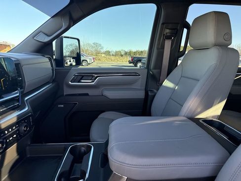 Used 2025 Chevrolet Silverado 2500 LTZ w/ LTZ Premium Package image 13