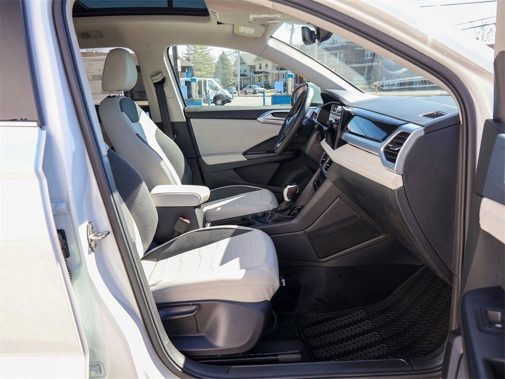 New 2026 Volkswagen Taos SE AWD/4WD image 27