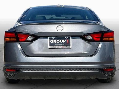 Certified 2025 Nissan Altima 2.5 SV FWD image 5