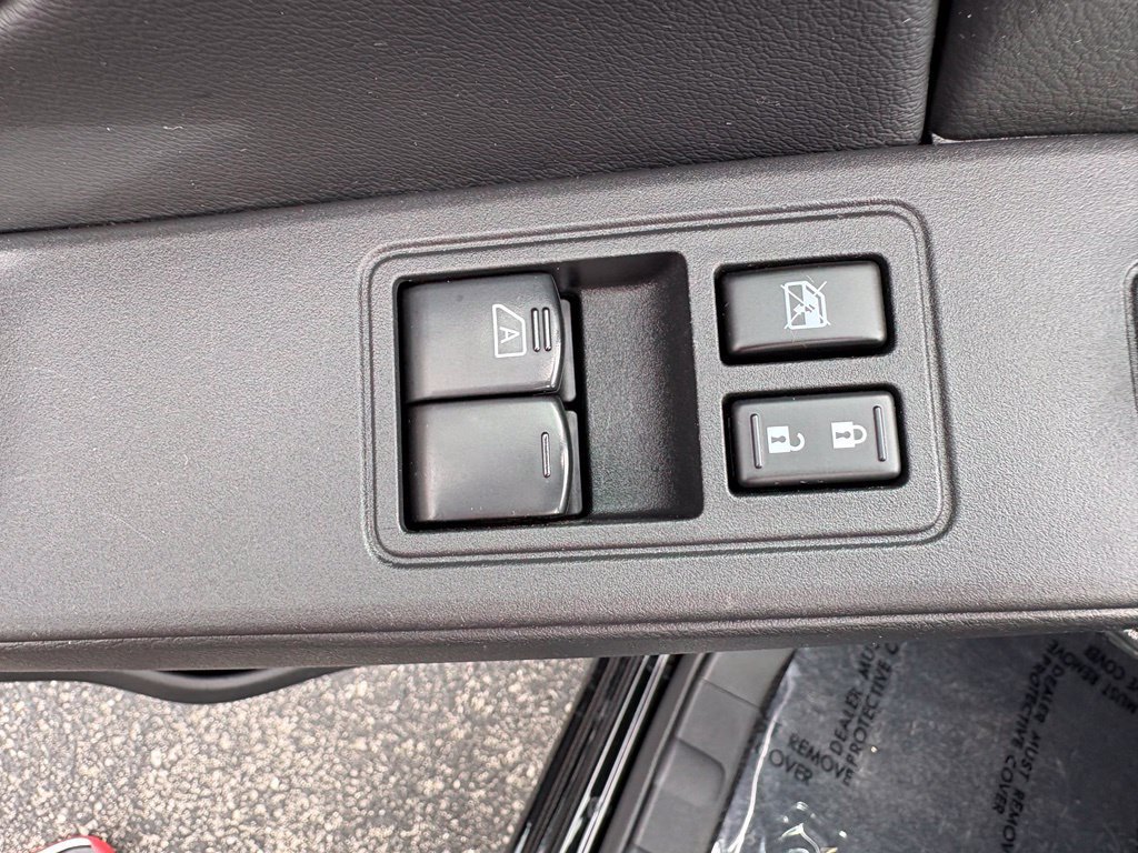 Used 2025 Nissan Frontier SV AWD/4WD image 19