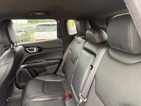 Used 2025 Jeep Compass Trailhawk AWD/4WD image 14