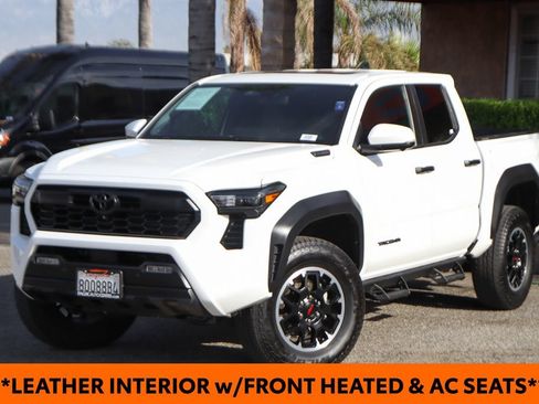 Used 2024 Toyota Tacoma TRD Off-Road w/ TRD Off Road Premium Package AWD/4WD image 4