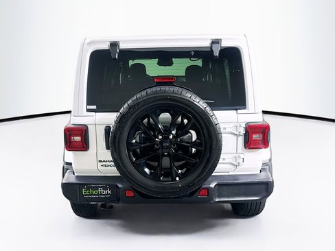 Used 2025 Jeep Wrangler Unlimited Sahara AWD/4WD image 7