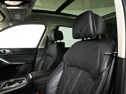 Certified 2024 BMW X7 xDrive40i w/ Premium Package image 16