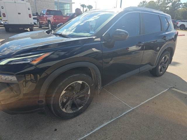 Used 2025 Nissan Rogue SV w/ SV Premium Package FWD image 9