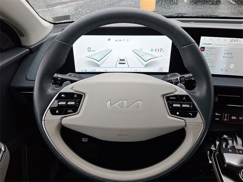 Certified 2022 Kia EV6 Wind w/ Wind Technology Package image 19