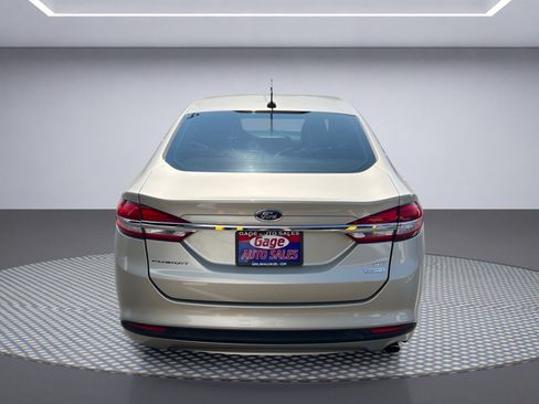 Used 2017 Ford Fusion SE FWD image 6