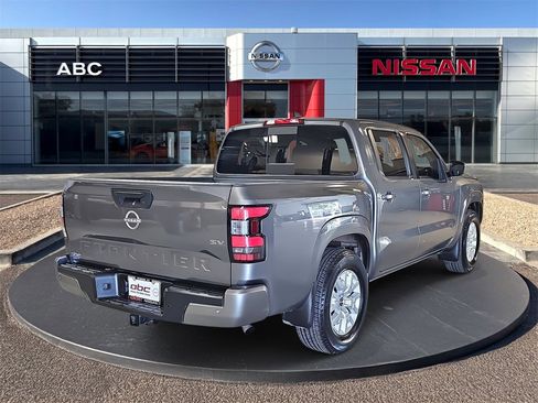 Used 2024 Nissan Frontier SV w/ SV Convenience Package image 5
