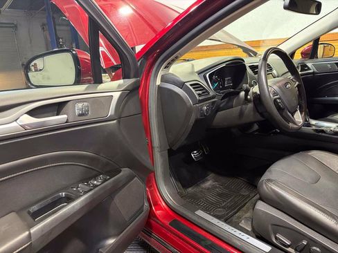 Used 2016 Ford Fusion Titanium FWD image 16