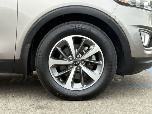 Used 2016 Kia Sorento EX image 32