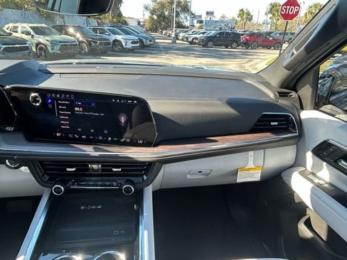 New 2026 Chevrolet Tahoe Premier AWD/4WD image 17