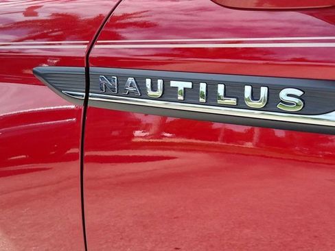 Certified 2020 Lincoln Nautilus Standard w/ Equipment Group 101A image 9