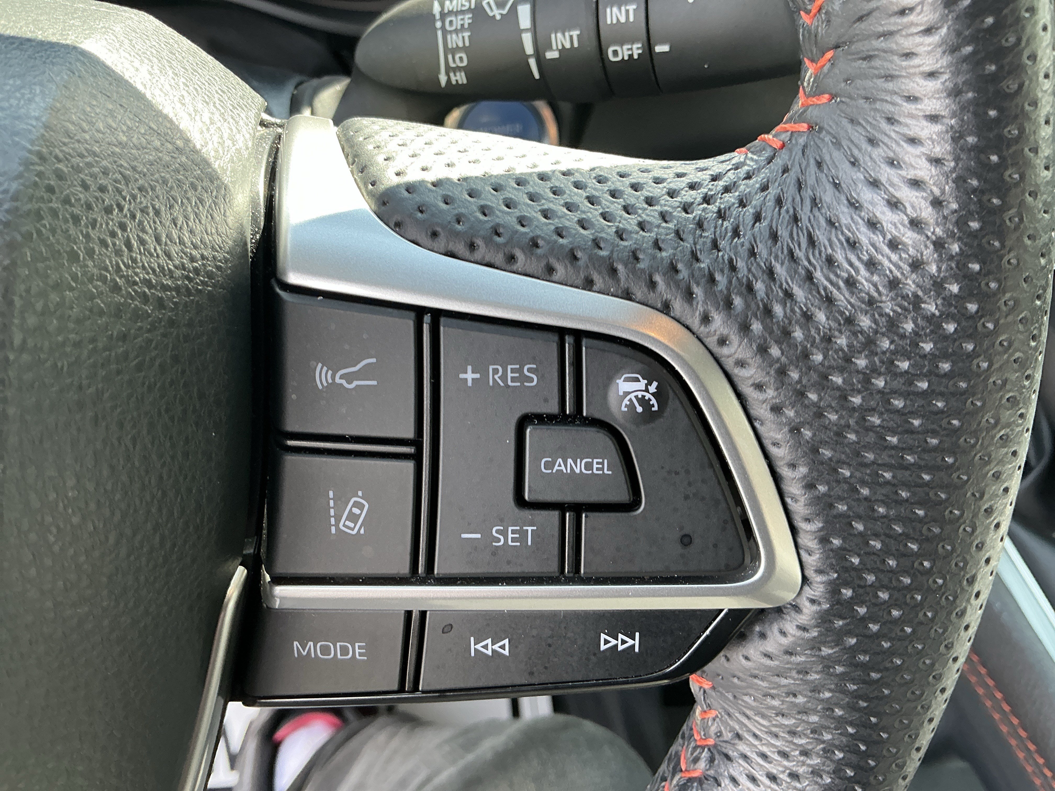 Used 2022 Toyota Sienna XSE w/ XSE Plus Package FWD image 18