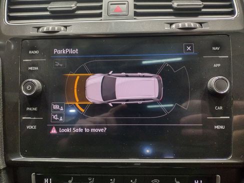 Used 2018 Volkswagen Golf Alltrack SEL image 37