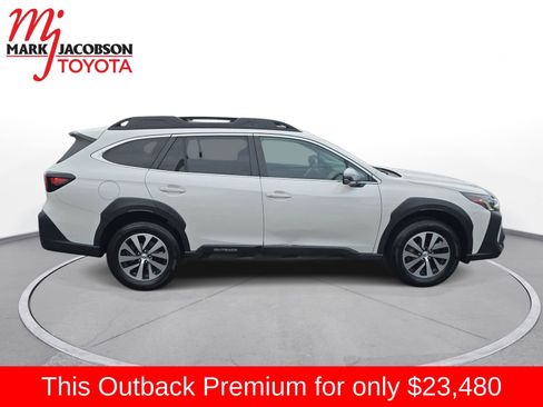 Used 2023 Subaru Outback Premium image 7