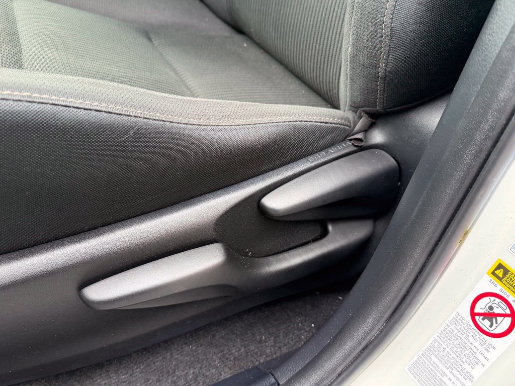 Used 2015 Toyota RAV4 XLE AWD/4WD image 16
